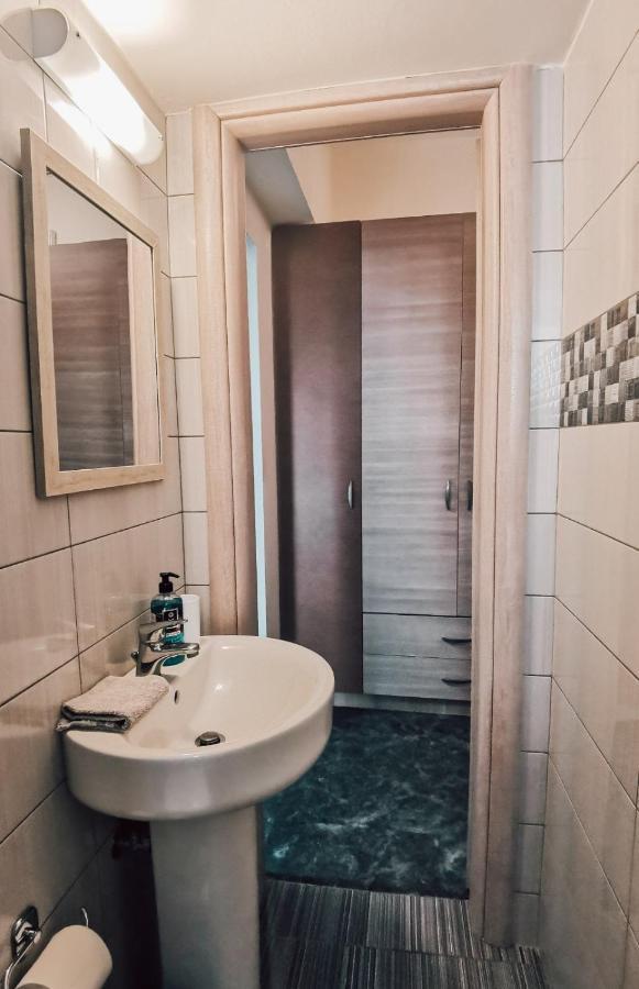 Efrosini Downtown Apartment Chalkida Ngoại thất bức ảnh